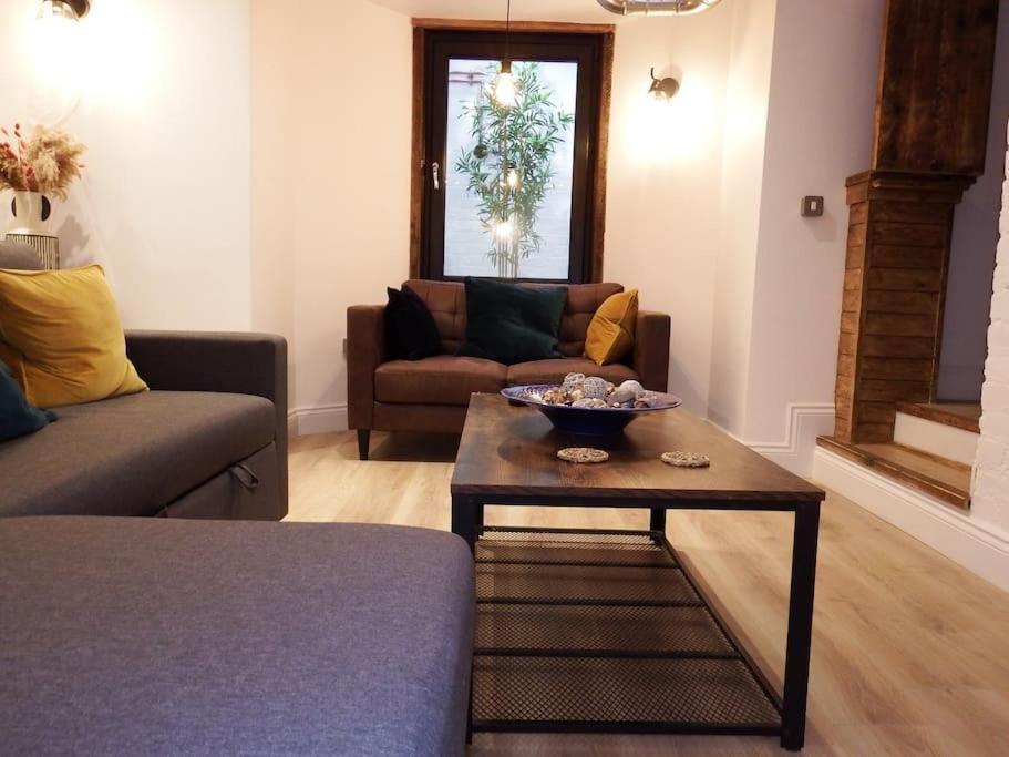 Newly Renovated Stunning Warehouse Apartment Bournemouth Exterior foto