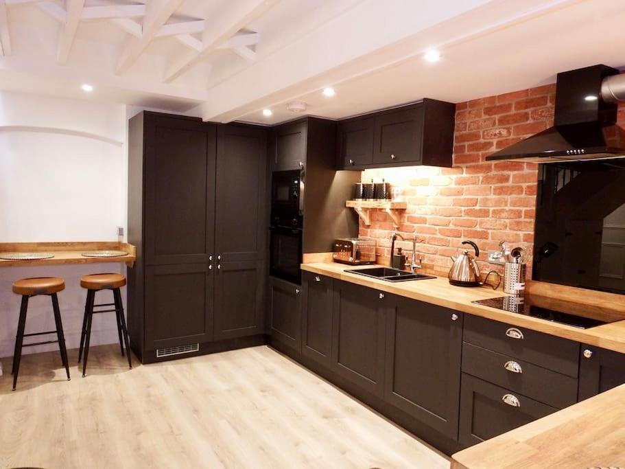Newly Renovated Stunning Warehouse Apartment Bournemouth Exterior foto